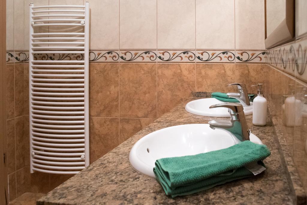 בודפשט Apartment With Big Terrace מראה חיצוני תמונה